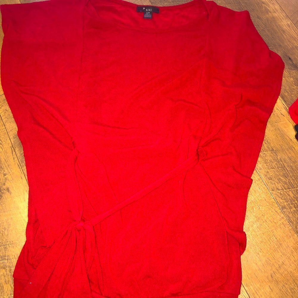 XXI red short sleeve shirt with tie front